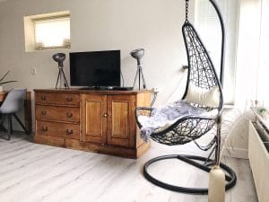 make-over woonkamer - TV meubel en stoel
