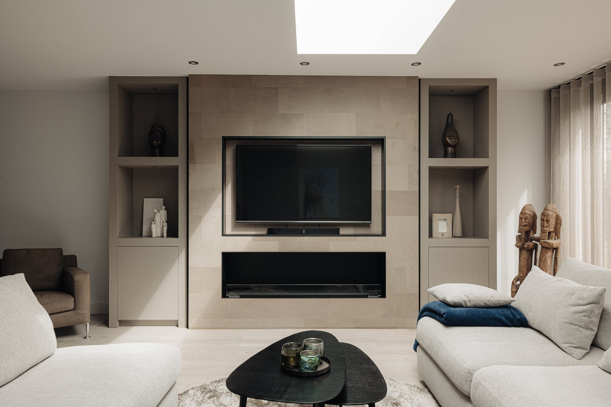 Verbouwing en ontwerp woonhuis Ouderkerk aan de Amstel - Maatwerk tv meubel